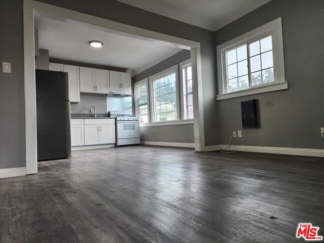 Building Photo - 4112 N Griffin Ave