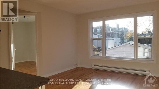 Photo du bâtiment - 346 Winona Ave