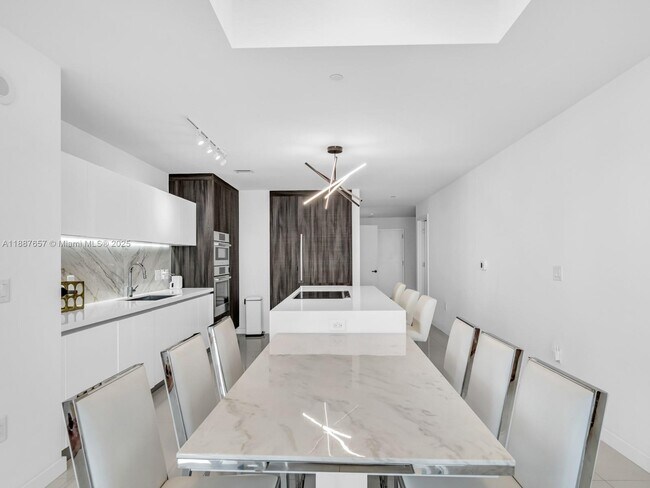Foto del edificio - 851 NE 1st Ave
