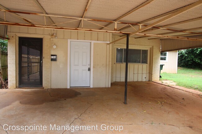 Foto del edificio - 2 br, 2 bath House - 112 E 4th St