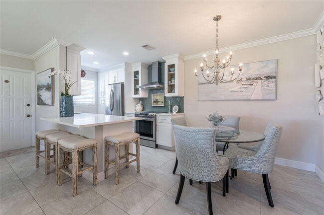 Building Photo - 1130 Cir Terrace W