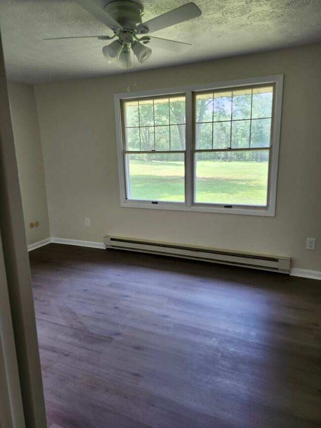 Bedroom - Jackson Ridge Independent Living