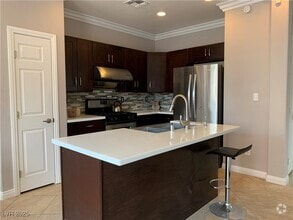 Building Photo - 9024 Semillon St