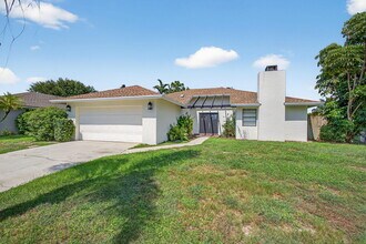 Building Photo - 1202 Essex Dr