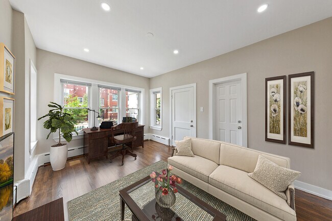 Foto del edificio - 3023 N Hamlin Ave