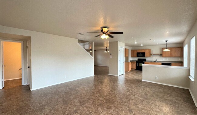 Building Photo - Come live in Bridgewood!