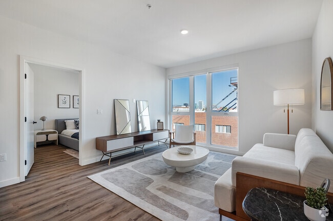 Interior Photo - Somi