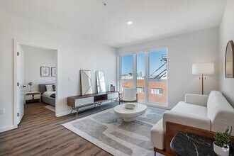 Interior Photo - Somi