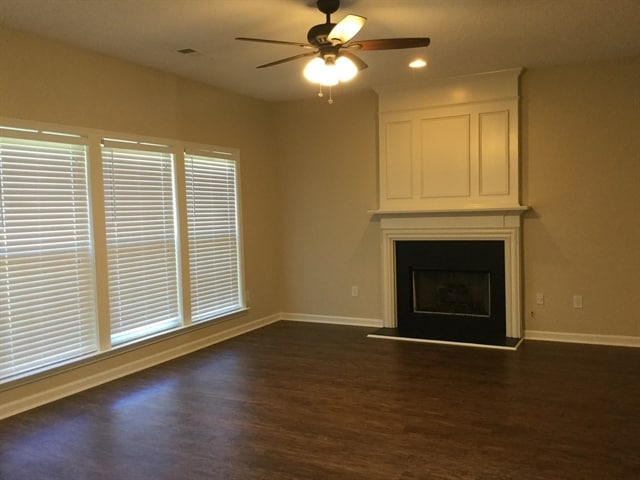 Foto del edificio - 105 Bay Hill Dr