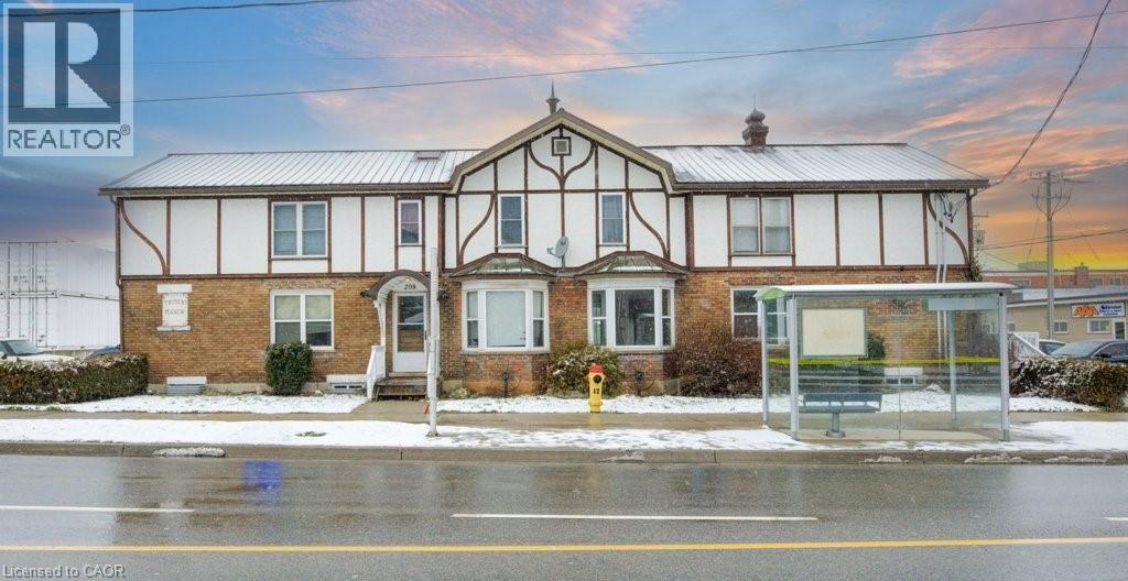 Primary Photo - 208 Ottawa Street S