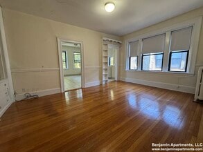 Building Photo - 91 Gardner St