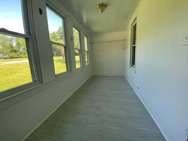 Building Photo - Lovely Farm House for Rent