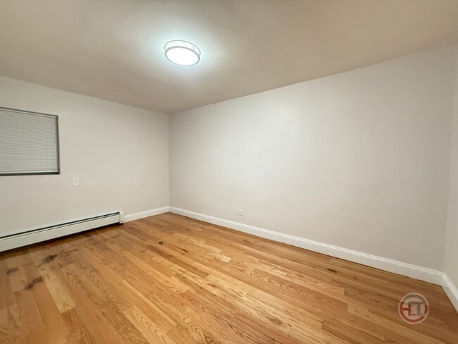 Foto del edificio - 1720 Williamsbridge Rd