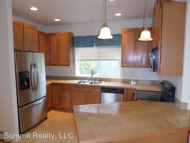 Building Photo - 3 br, 2.5 bath House - 9558 Glacier Hwy