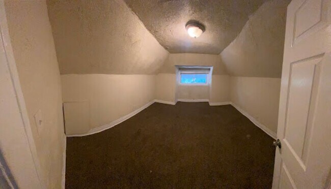 Building Photo - 7617 S Eberhart Ave