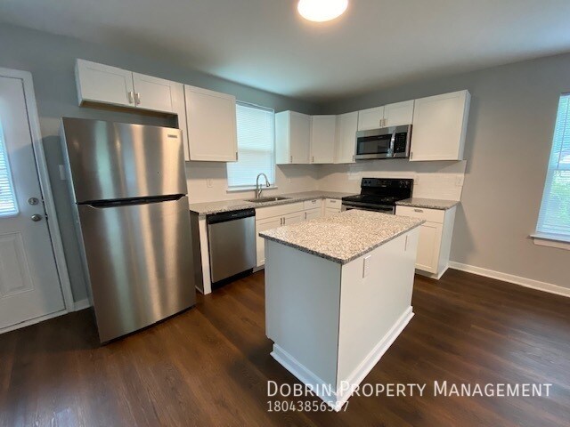 Building Photo - 6419 Glenway Dr
