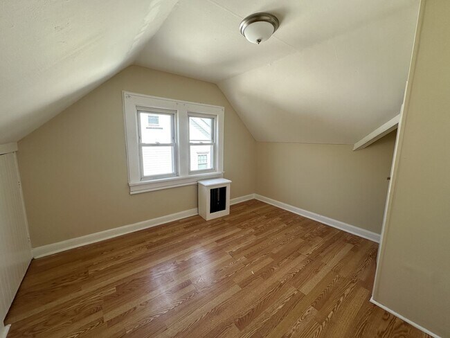 Building Photo - 96 Garfield Pl