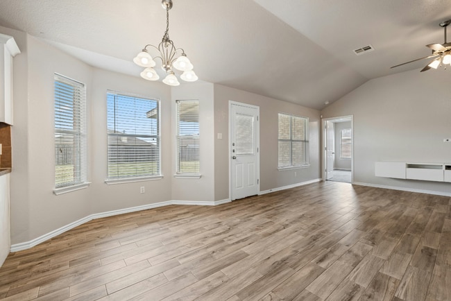 Building Photo - 307 Leo Ln