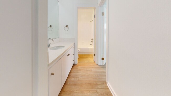 Foto del edificio - Wilshire Embassy Apartments