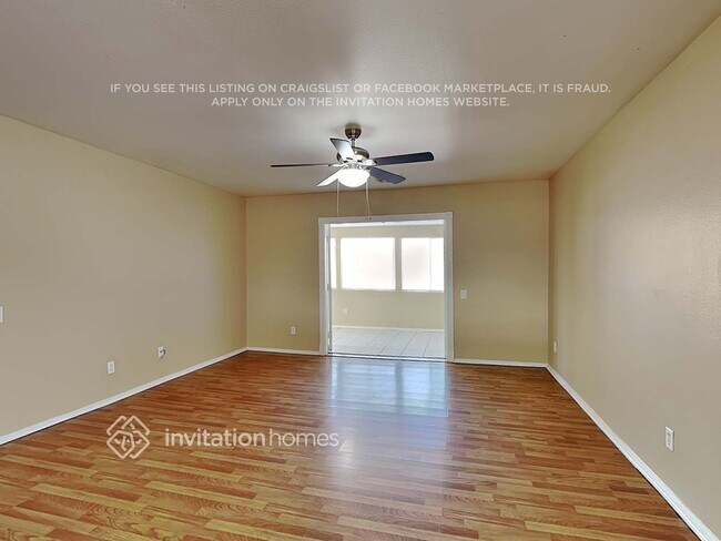 Foto del edificio - 1868 W Renaissance Ave