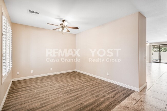 Foto del edificio - Desert Living Done Right: Solar, Pool & Jacuzzi Included