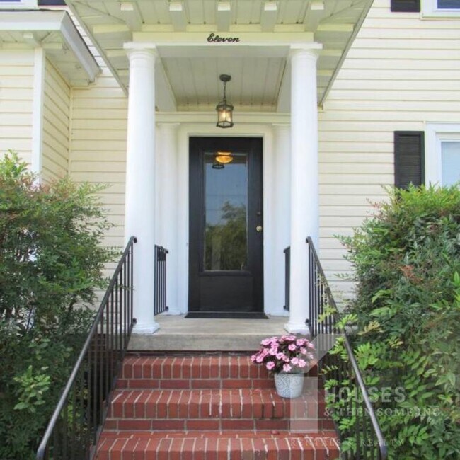 Building Photo - 11 Cateechee Ave Apt 4