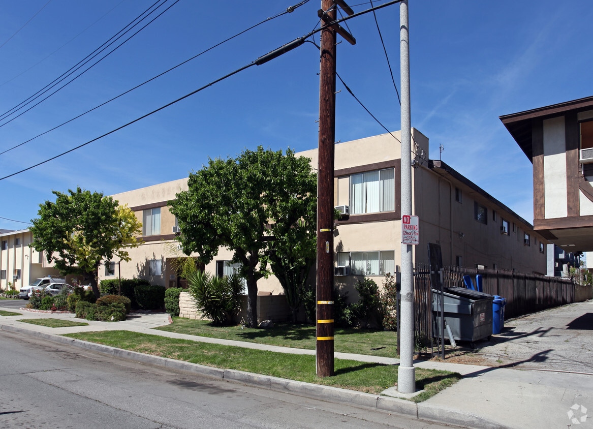 Primary Photo - 18355 Malden St