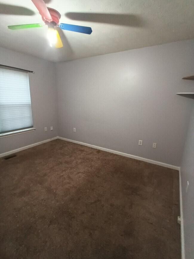 Foto del edificio - 5345 Kilroy Ln