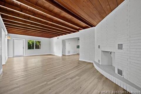 Building Photo - 4610 Sunset Blvd
