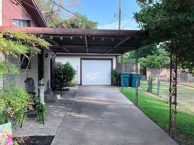 Building Photo - 505 Gay Dr