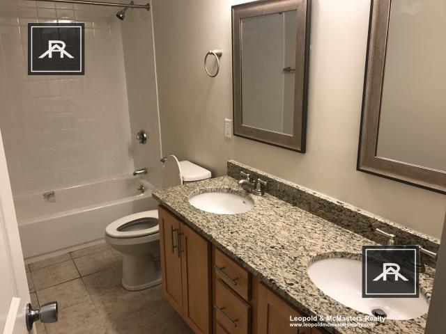 Foto del edificio - 2 bedroom in Brookline MA 02446