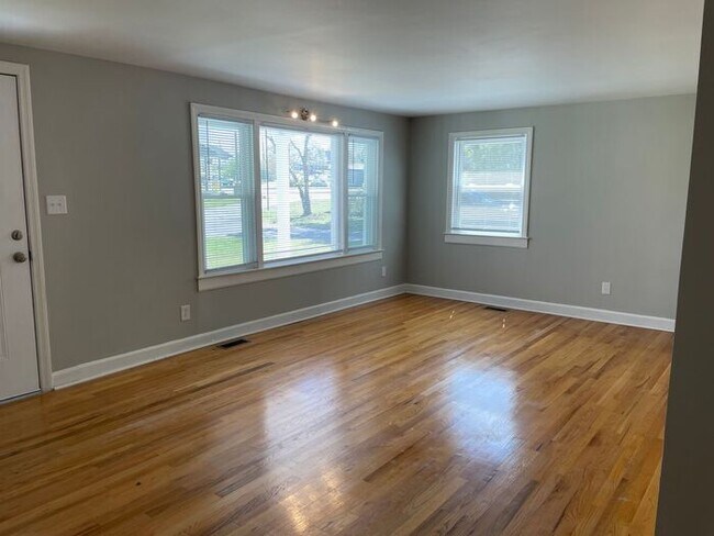 Foto del edificio - 3227 N Main St