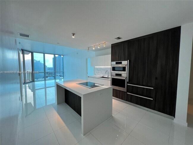 Foto del edificio - 851 NE 1st Ave