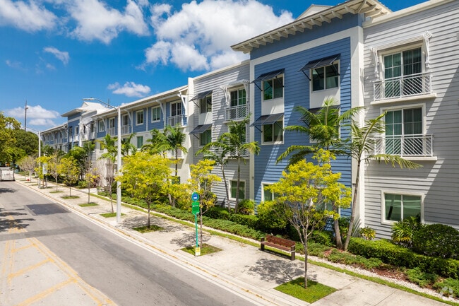 Building Photo - Father Marquess-Barry Apartments