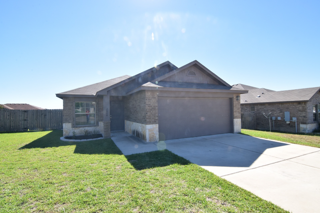 Foto del edificio - 2808 Camp Cooper Dr