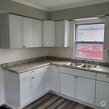 Building Photo - 1406 W 21st St