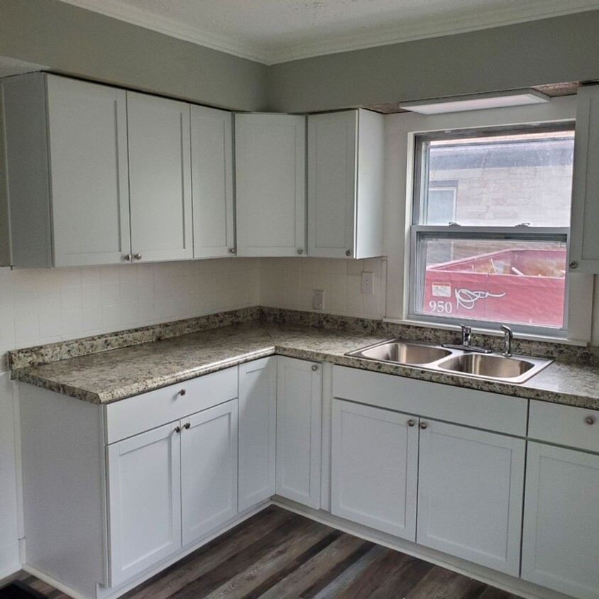 Foto principal - 4 BDRM HOUSE FOR RENT
