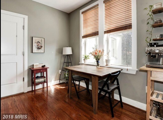 Foto del edificio - 1718 1st St NW