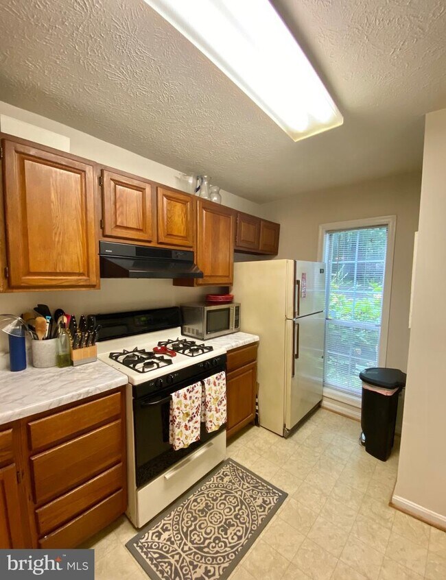 Foto del edificio - 7805 Willow Point Dr