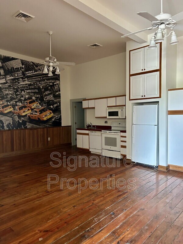 Foto del edificio - 224 Paradise Ln