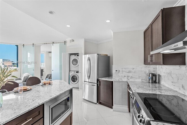 Foto del edificio - 300 South Pointe Dr