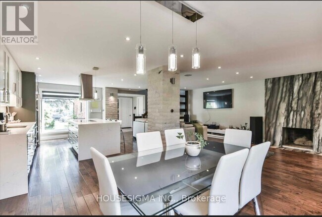 Building Photo - 92 Floribunda Crescent