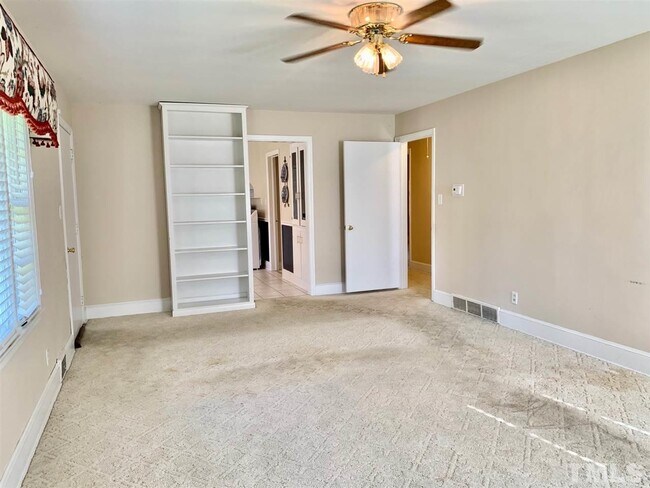 Foto del edificio - 1234 Oakridge Ave