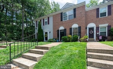 Building Photo - 41 Seneca Dr