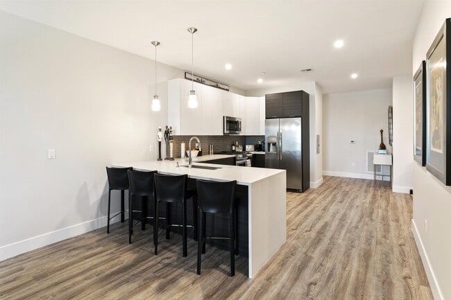 Building Photo - 6701 KENNEDY Blvd