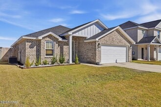 Building Photo - 3810 Heartwood St