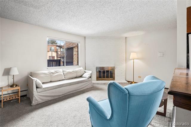 Foto del edificio - 1390 Everett Ct