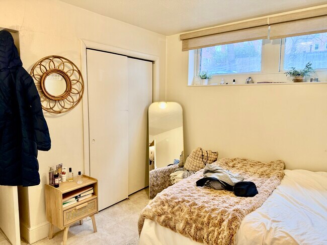 Foto del edificio - 50 Parkman St