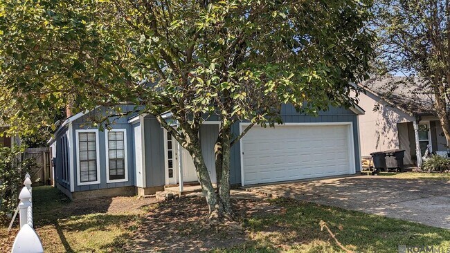 Building Photo - 332 Heatherwood Dr