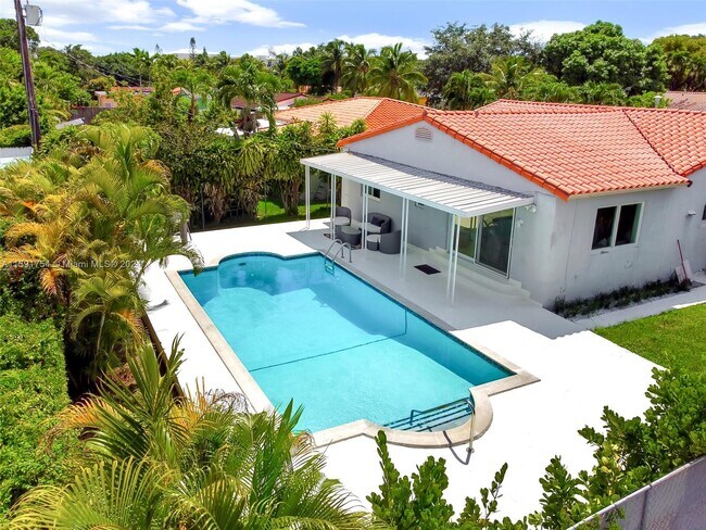 Foto del edificio - 2195 SW 25th Ter